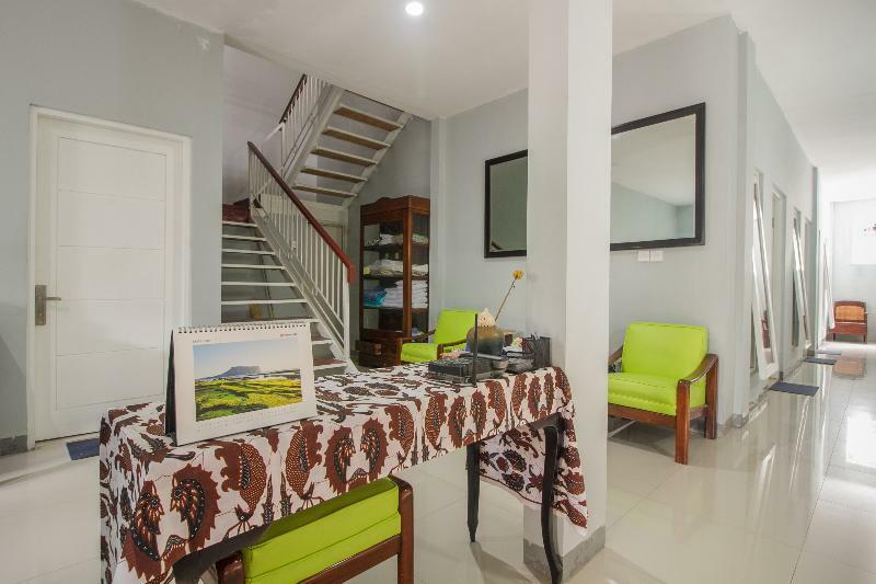 Oyo 1555 Unik Guesthouse Syariah Jakarta Exterior photo